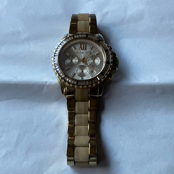β± MICHAEL KORS GOLDTONE WATCH β± - Picture 7 of 16